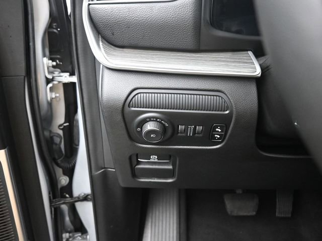 Used 2024 Jeep Wagoneer L Series II w/ Flexible Seating Group image 35