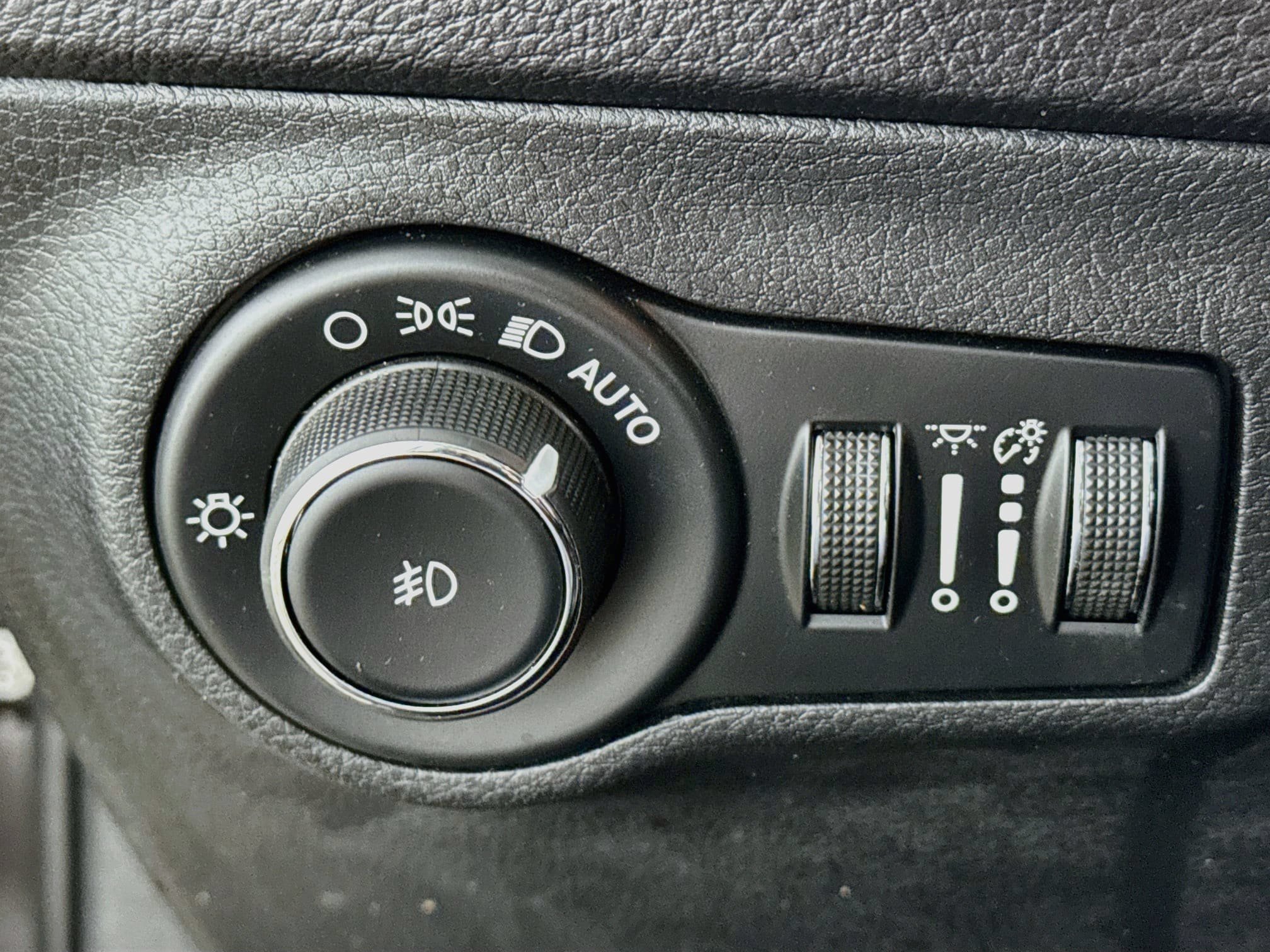 Used 2019 Jeep Compass Limited AWD/4WD image 14