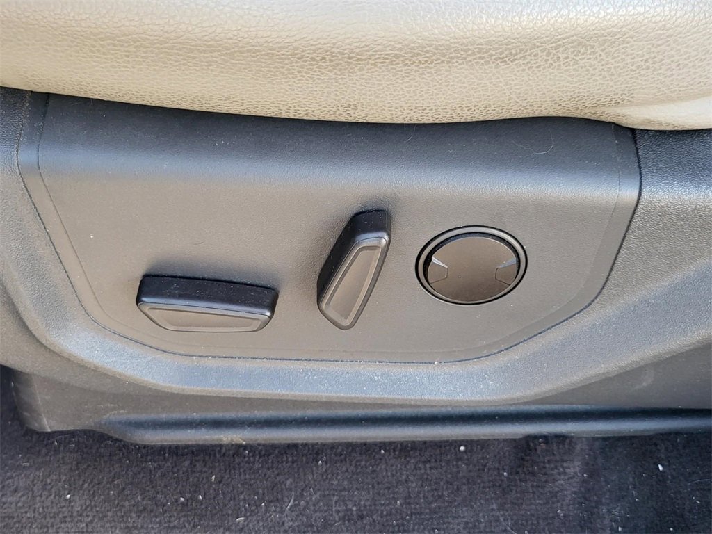 Used 2021 Ford Expedition XLT image 18