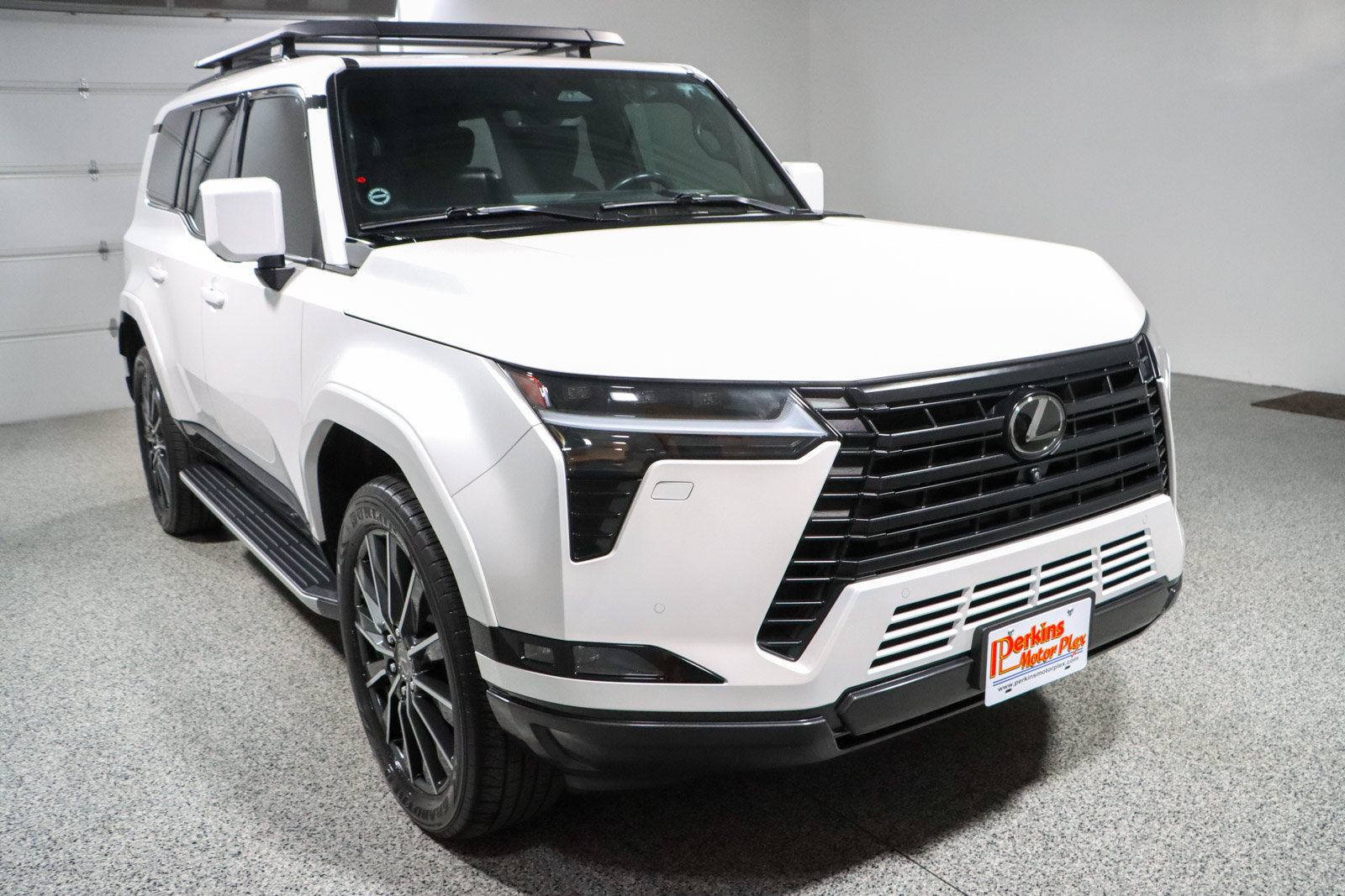 Used 2024 Lexus GX 550 w/ Accessory Package (31) AWD/4WD image 5