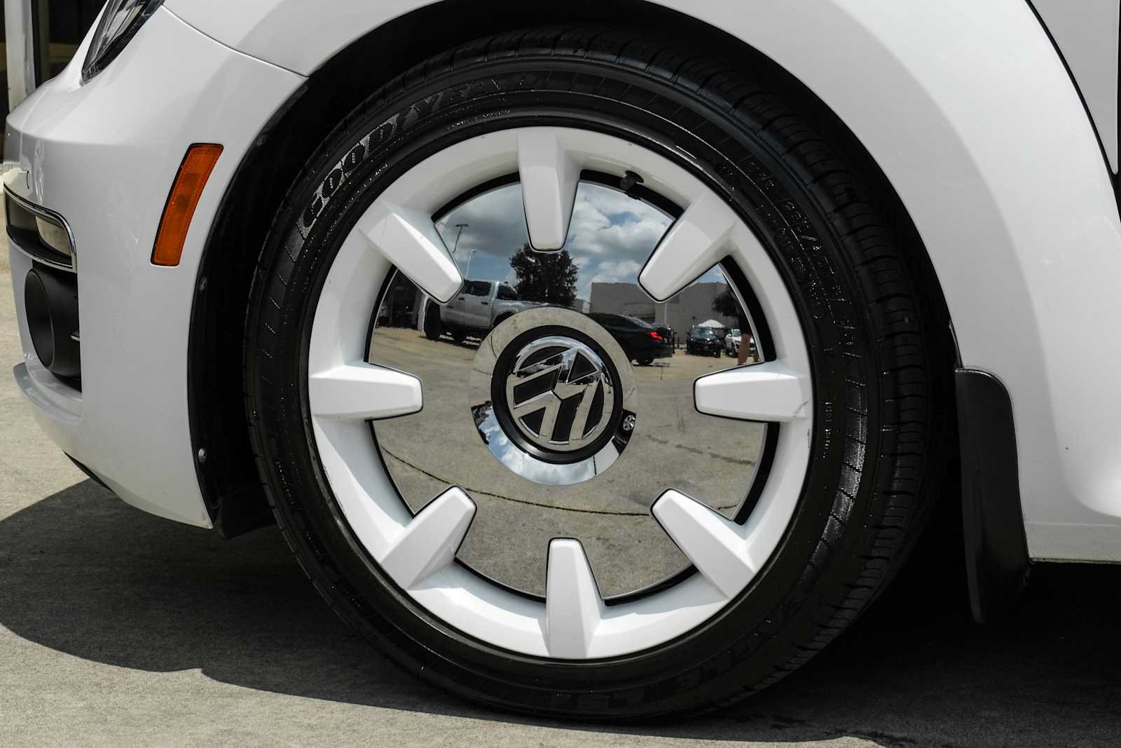 Used 2019 Volkswagen Beetle 2.0T Final Edition SEL FWD image 46