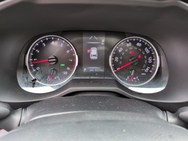 Used 2022 Toyota RAV4 XLE Premium AWD/4WD image 17
