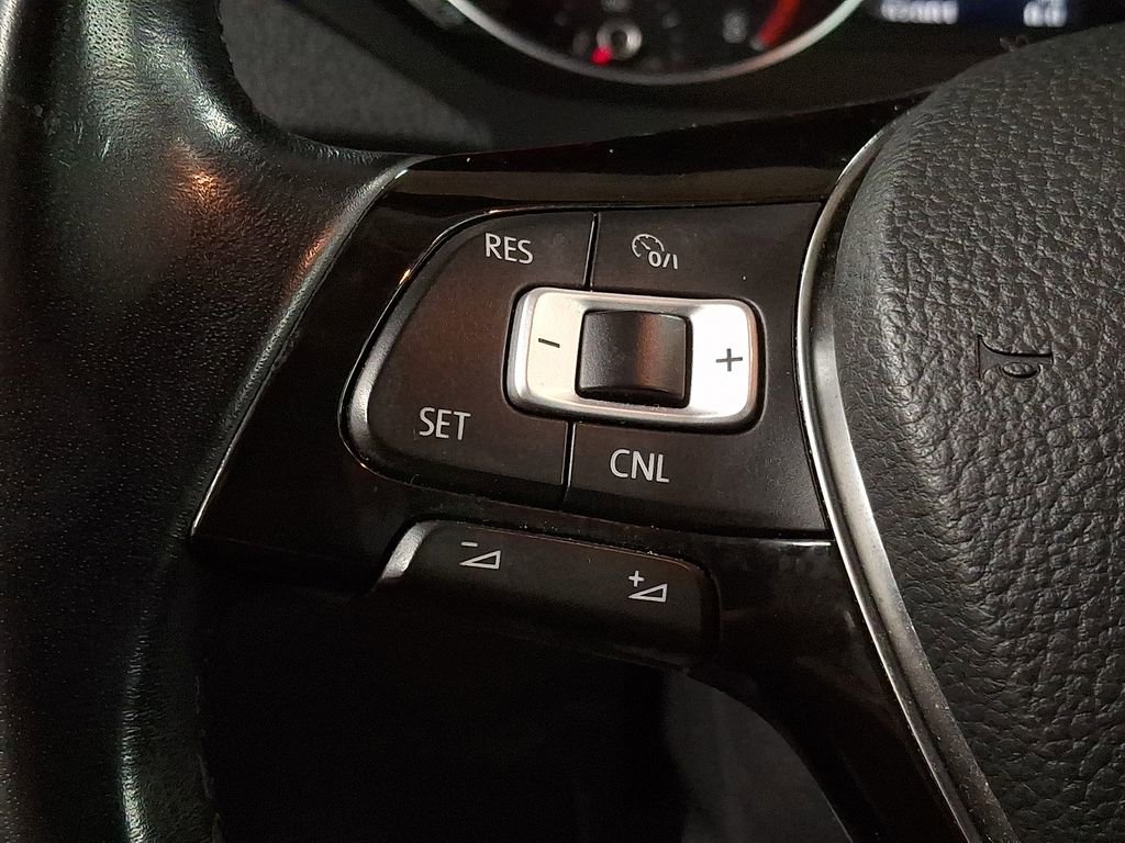 Used 2017 Volkswagen Jetta SE image 18