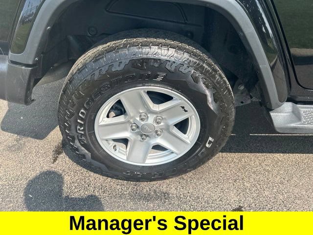 Used 2021 Jeep Wrangler Unlimited Sahara AWD/4WD image 37