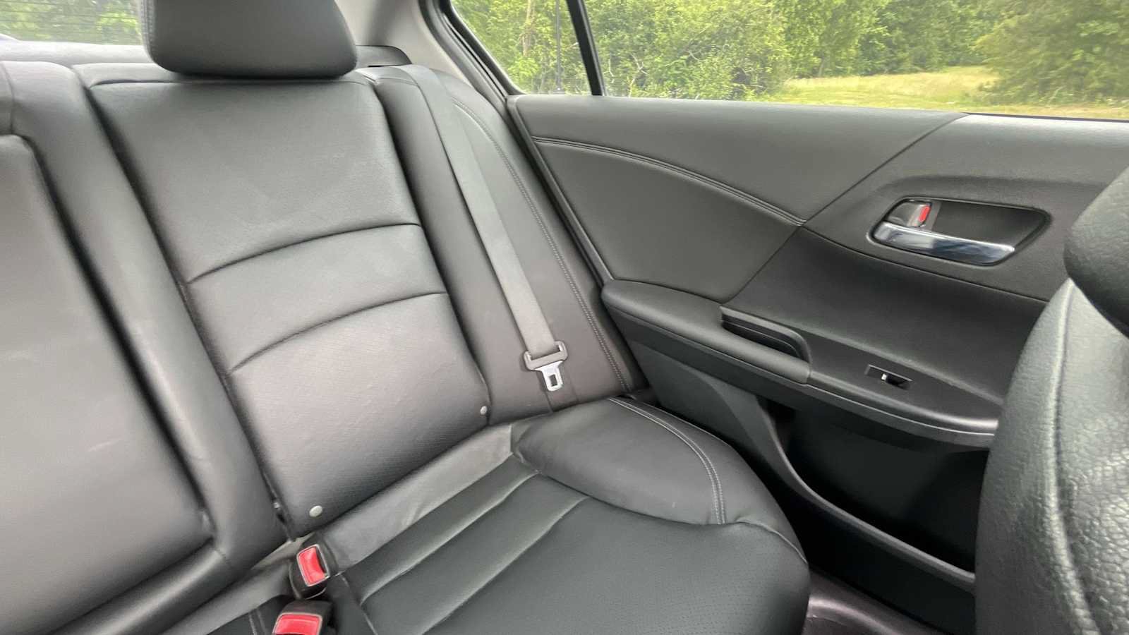 Used 2017 Honda Accord EX-L image 37