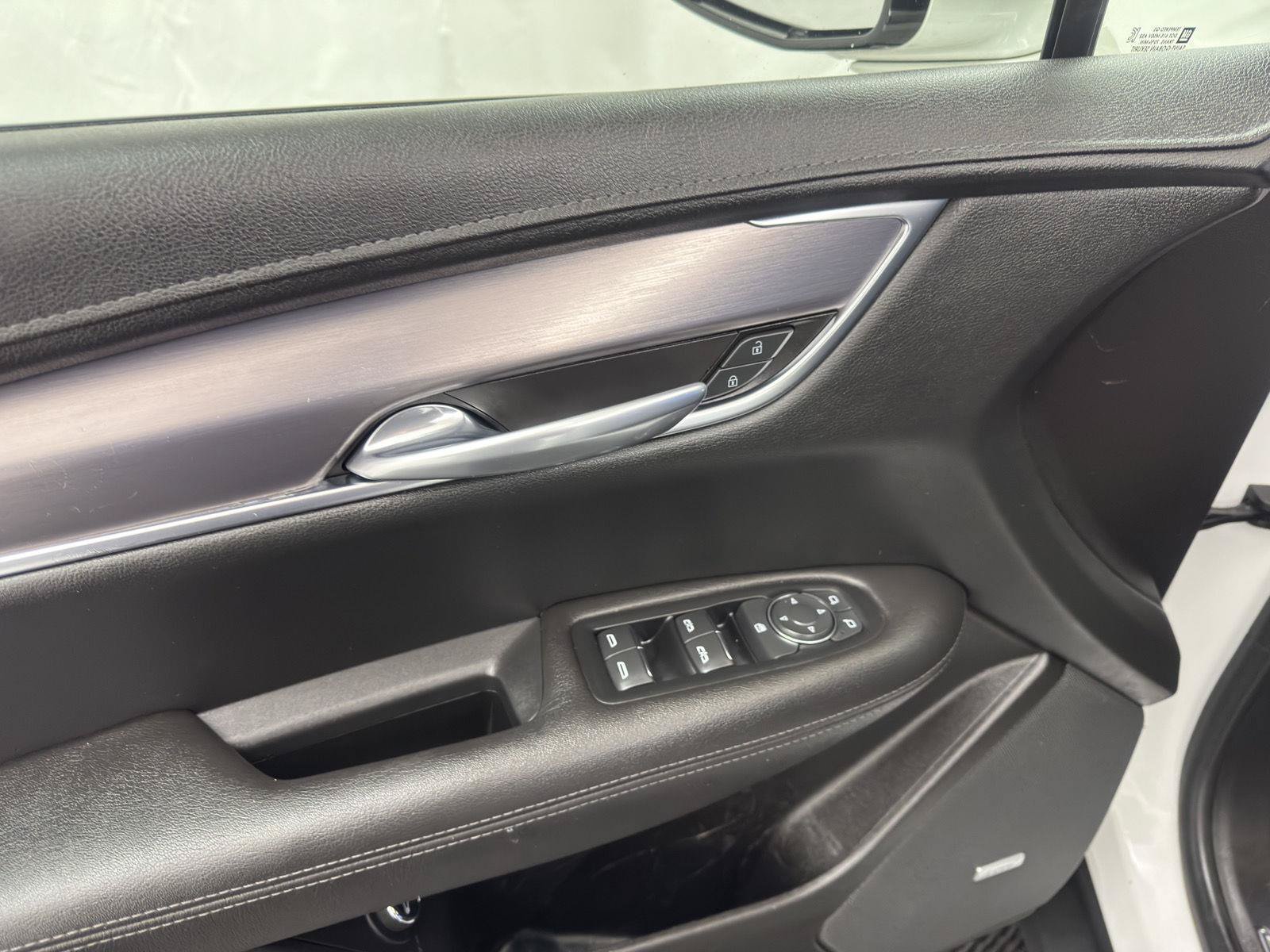 Used 2023 Cadillac XT5 Luxury AWD/4WD image 16