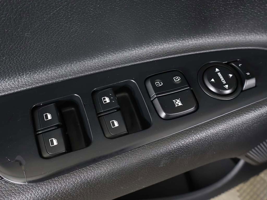 Used 2020 Kia Rio S image 32