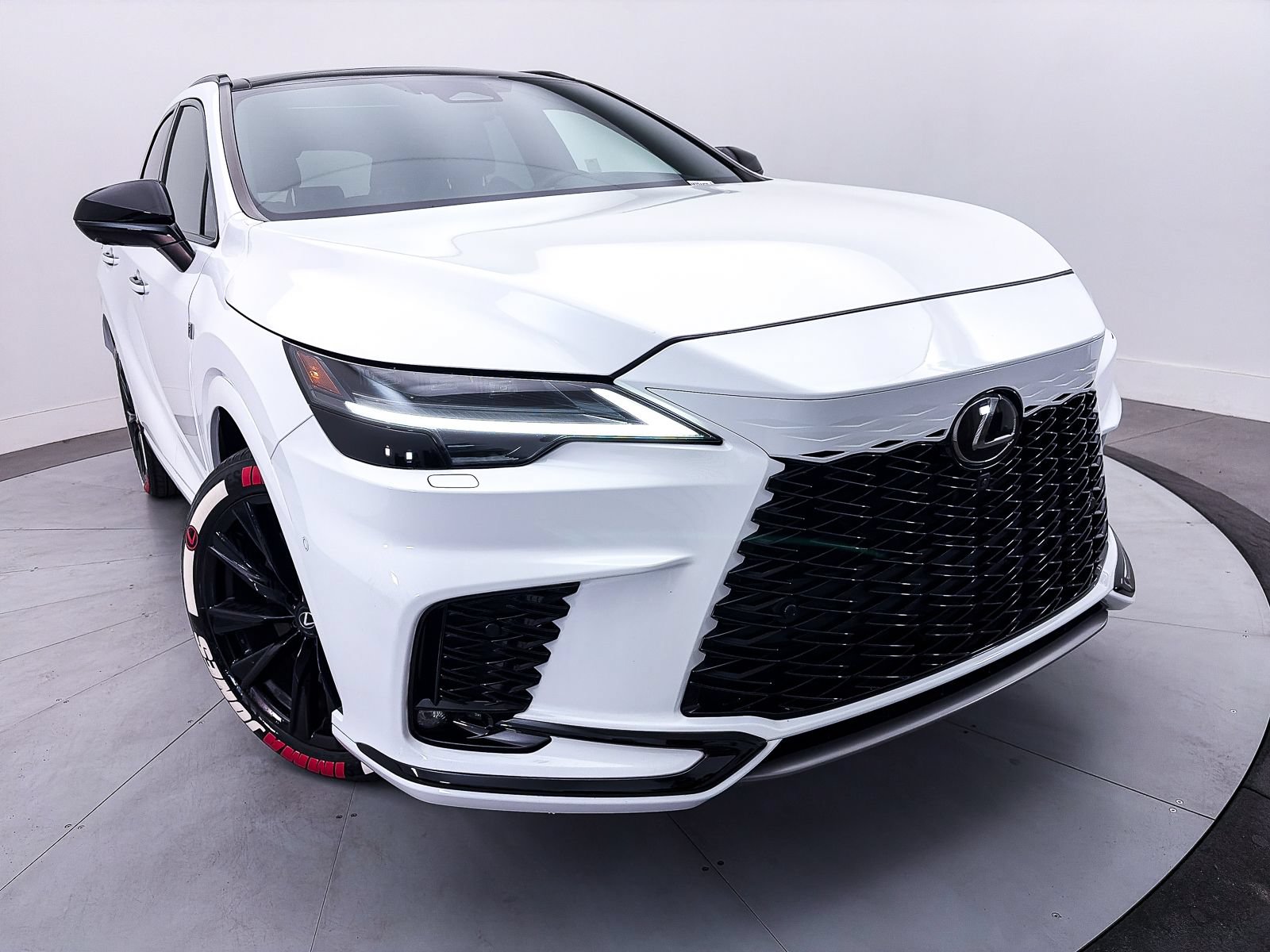 Used 2024 Lexus RX 500h F Sport w/ Convenience Package AWD/4WD image 3
