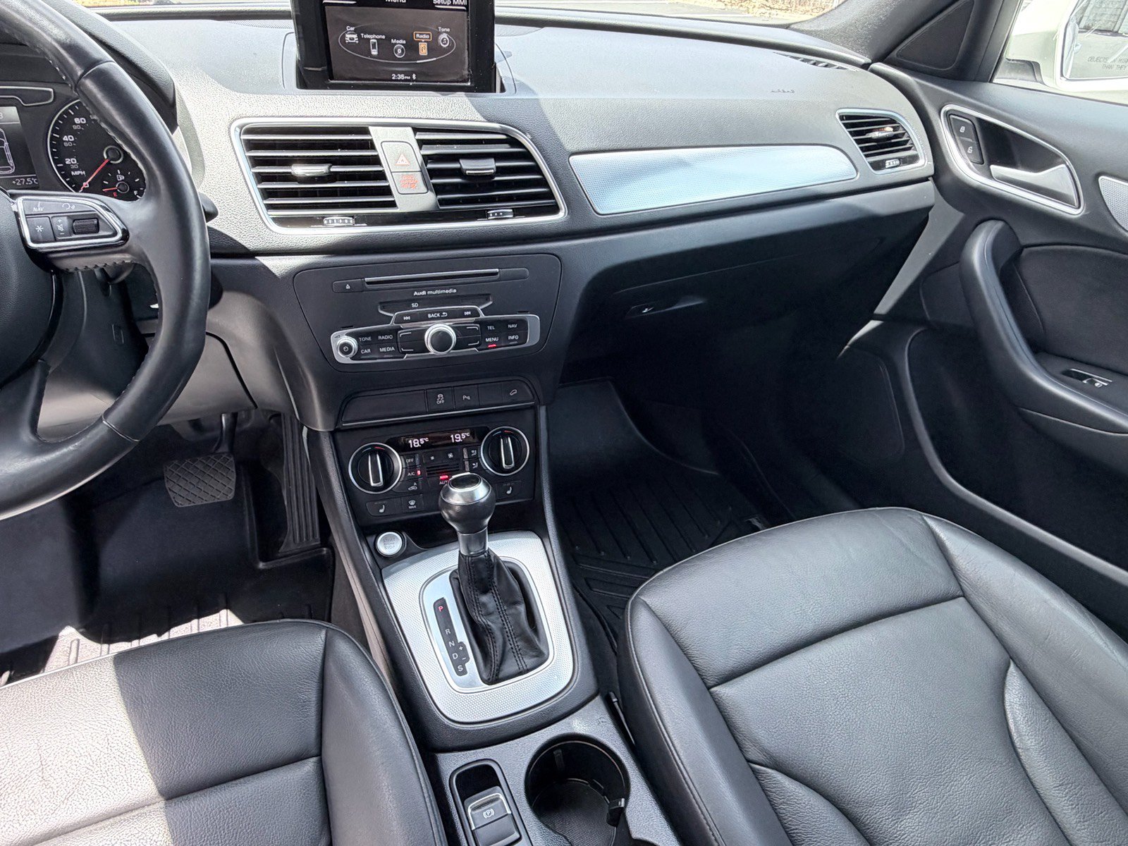 Used 2018 Audi Q3 2.0T Premium w/ Convenience Package FWD image 11