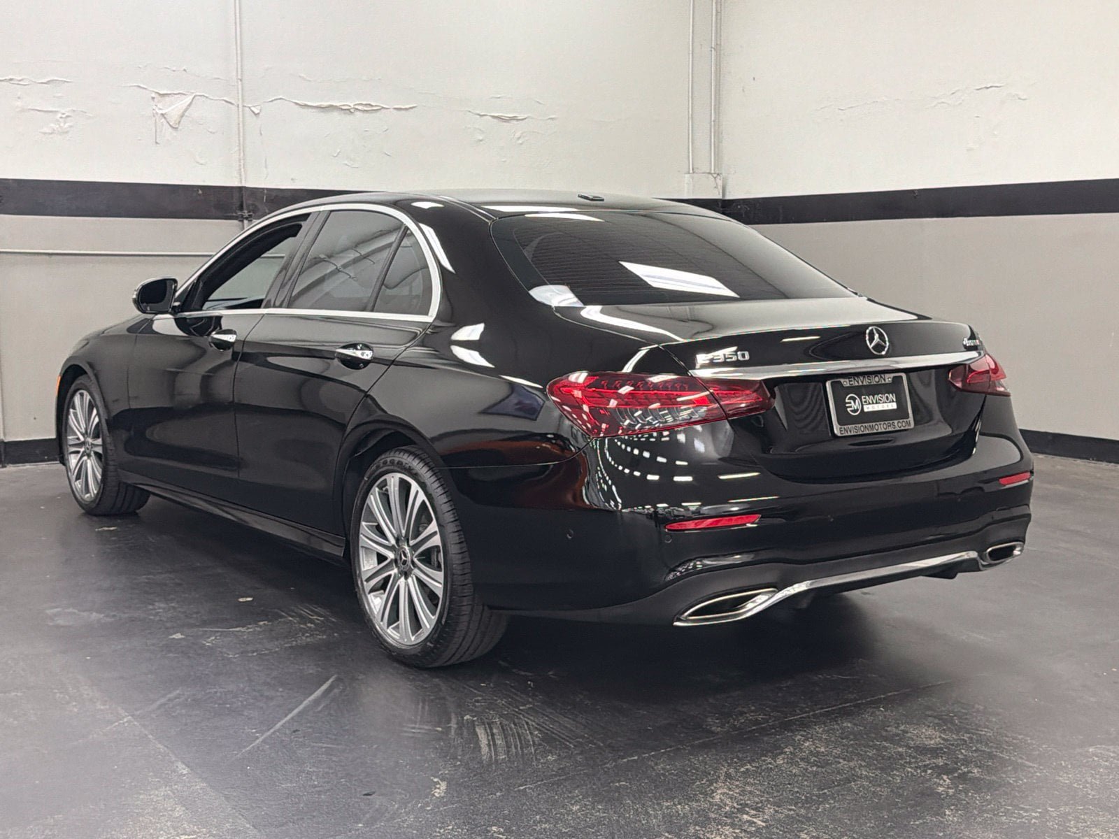 Used 2023 Mercedes-Benz E 350 4MATIC Sedan image 9