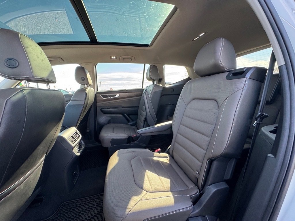Used 2024 Volkswagen Atlas SEL image 11