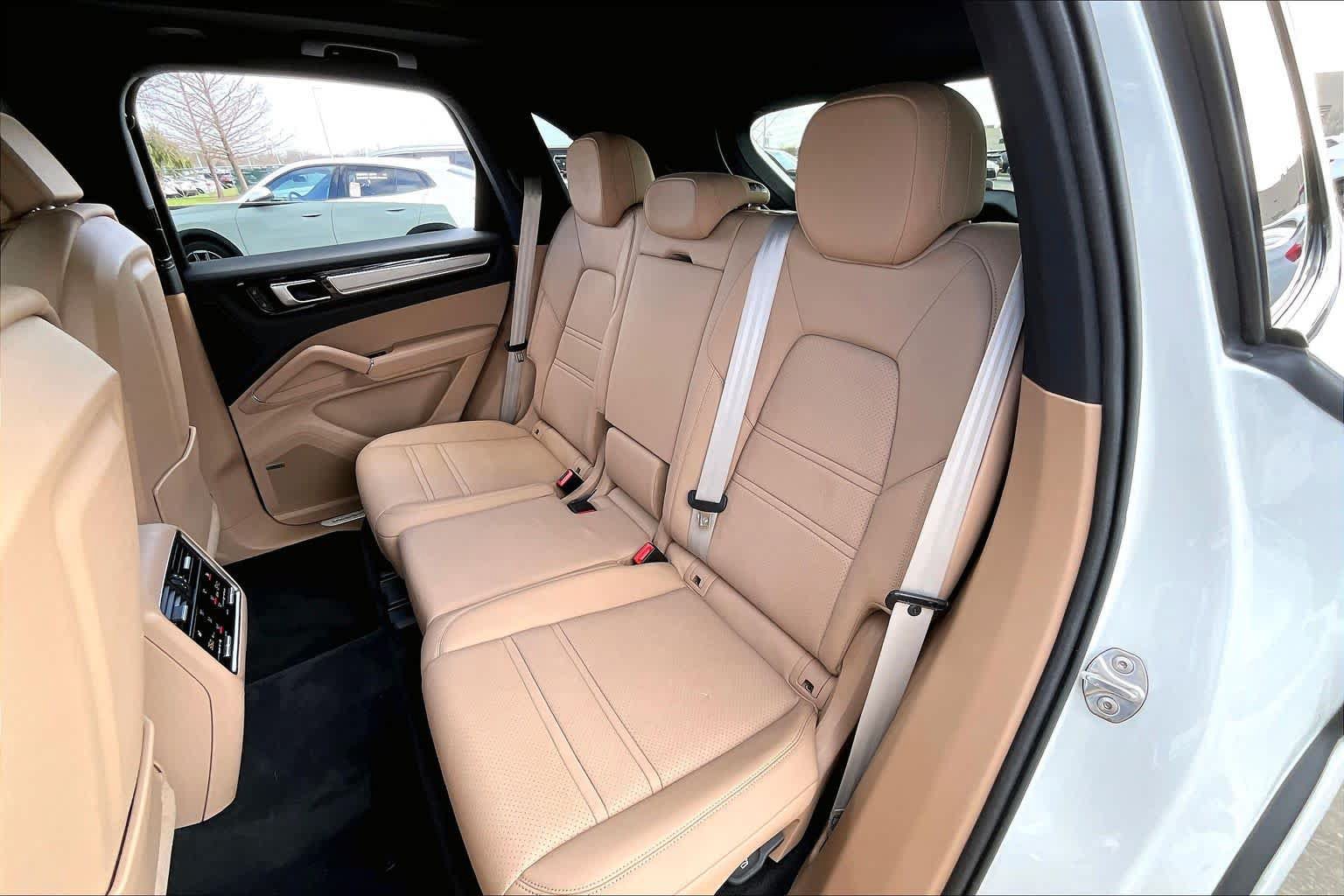 Used 2022 Porsche Cayenne E-Hybrid AWD/4WD image 57