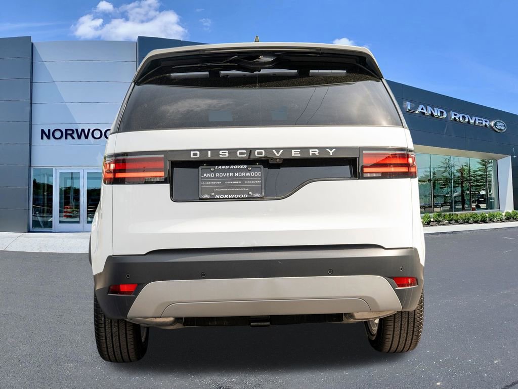 New 2025 Land Rover Discovery S image 5