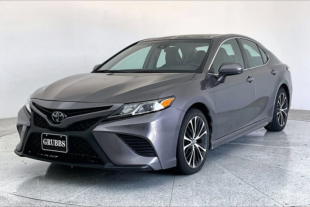 Used 2020 Toyota Camry SE FWD image 5