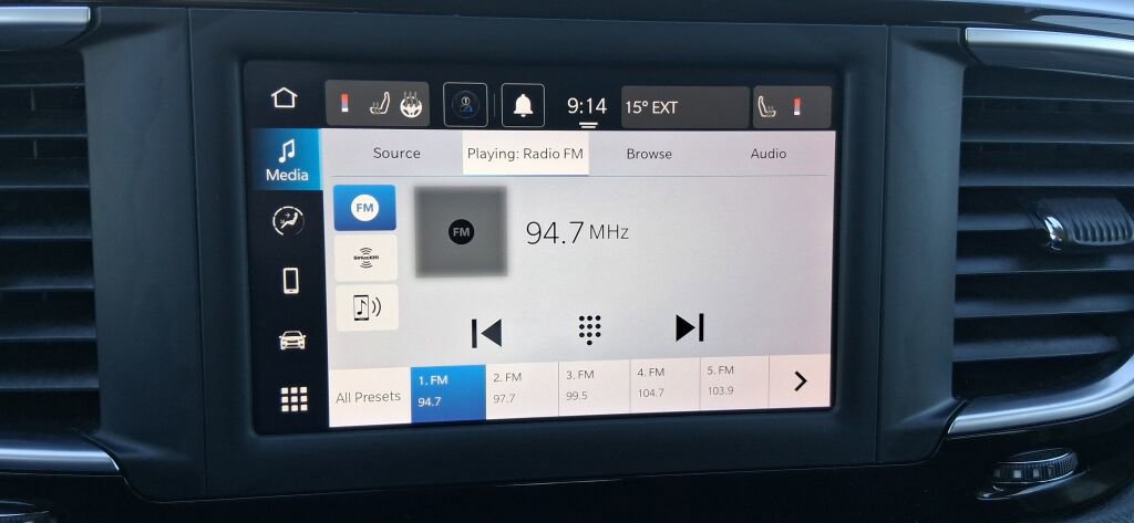 Used 2023 Chrysler Voyager LX FWD image 31