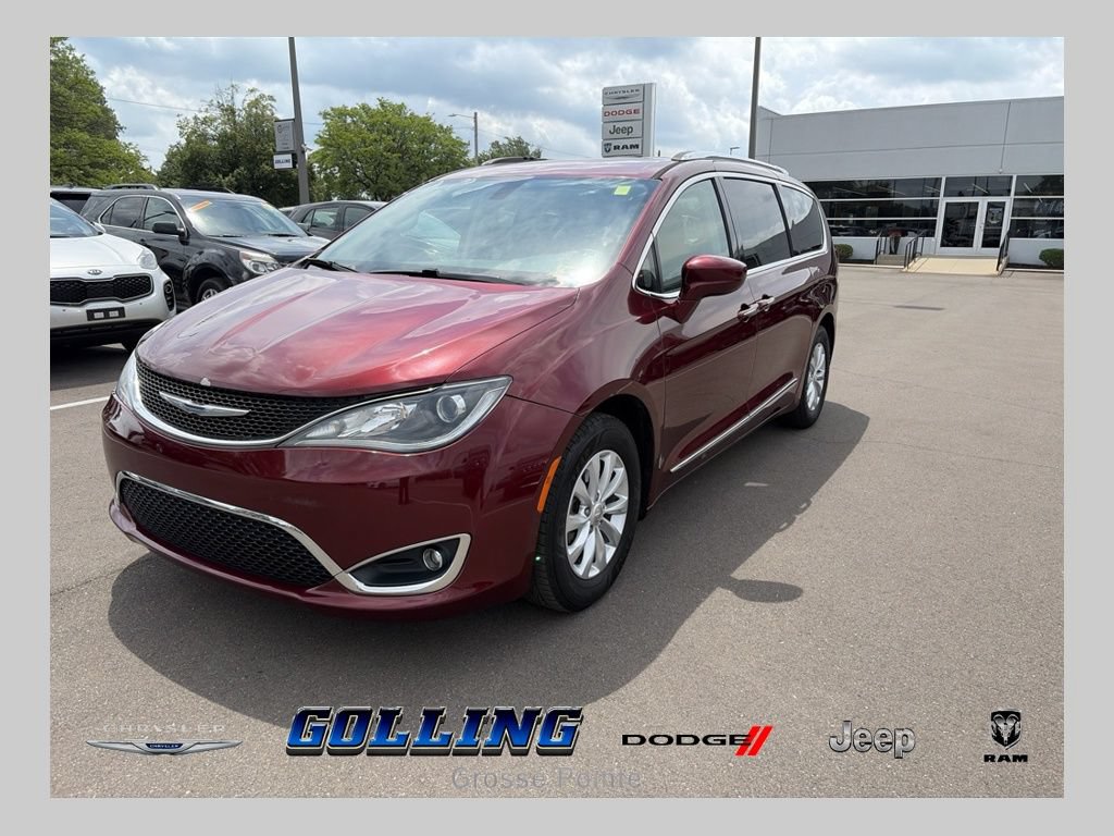 Used 2018 Chrysler Pacifica Touring-L Plus FWD image 1