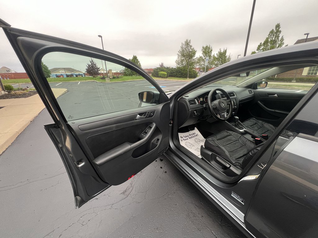 Used 2012 Volkswagen Jetta SE image 16