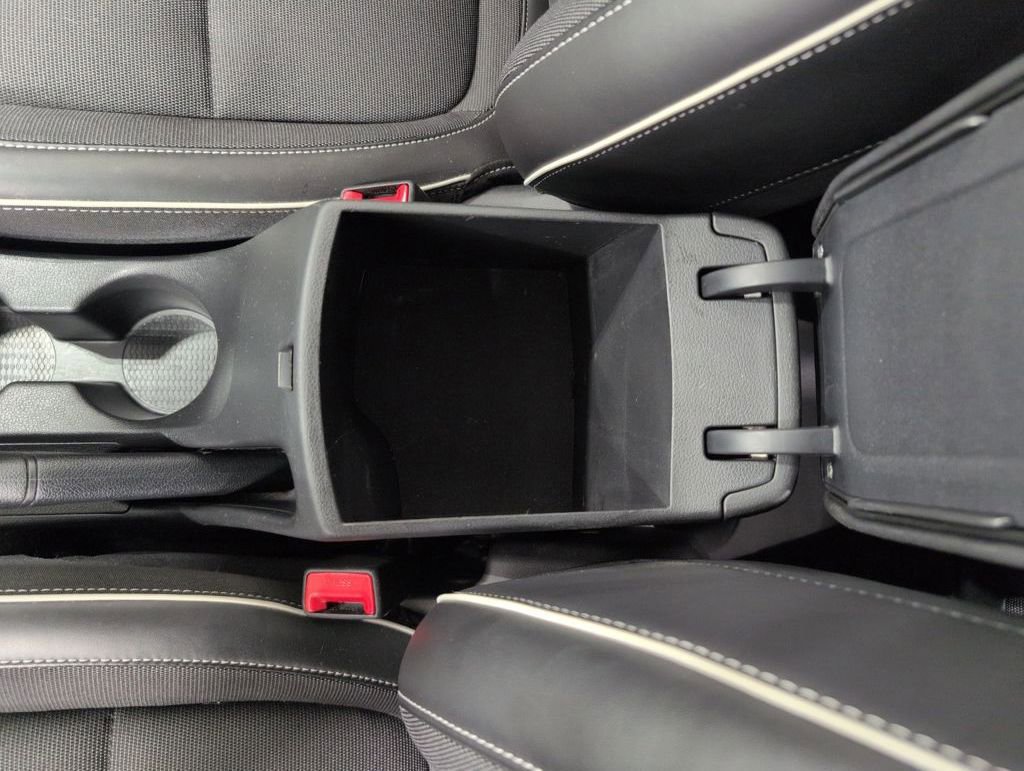 Used 2023 Hyundai Venue Limited image 27