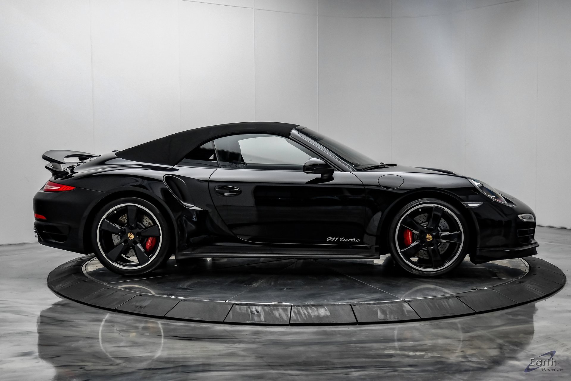 Used 2015 Porsche 911 Turbo image 24
