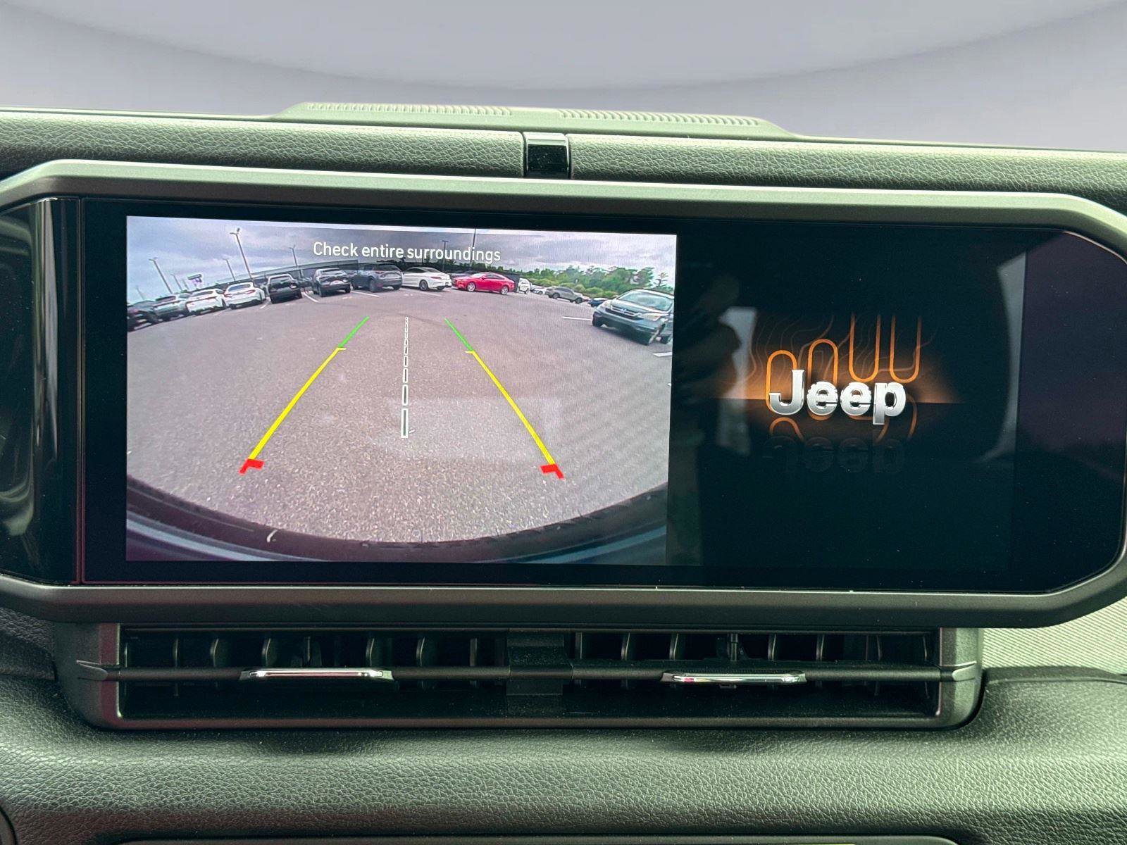 Used 2025 Jeep Wrangler Sport image 17