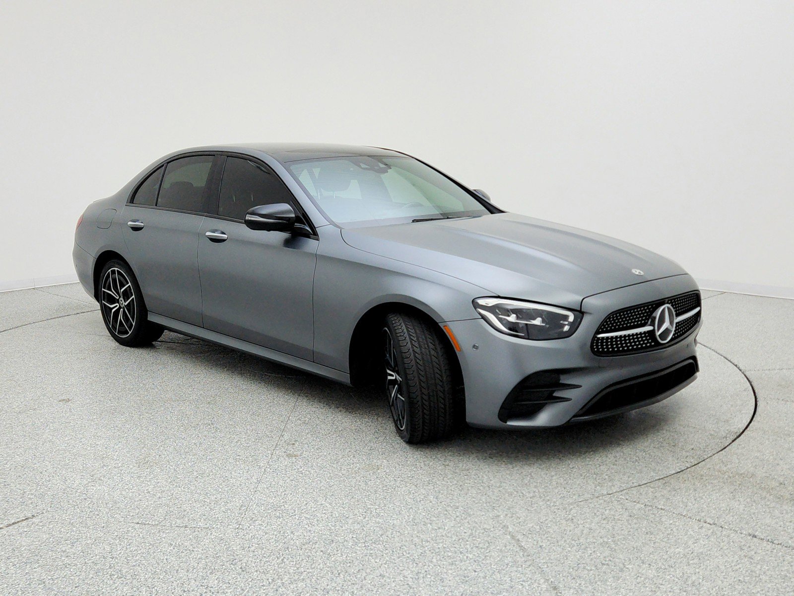 Used 2022 Mercedes-Benz E 350 Sedan image 3