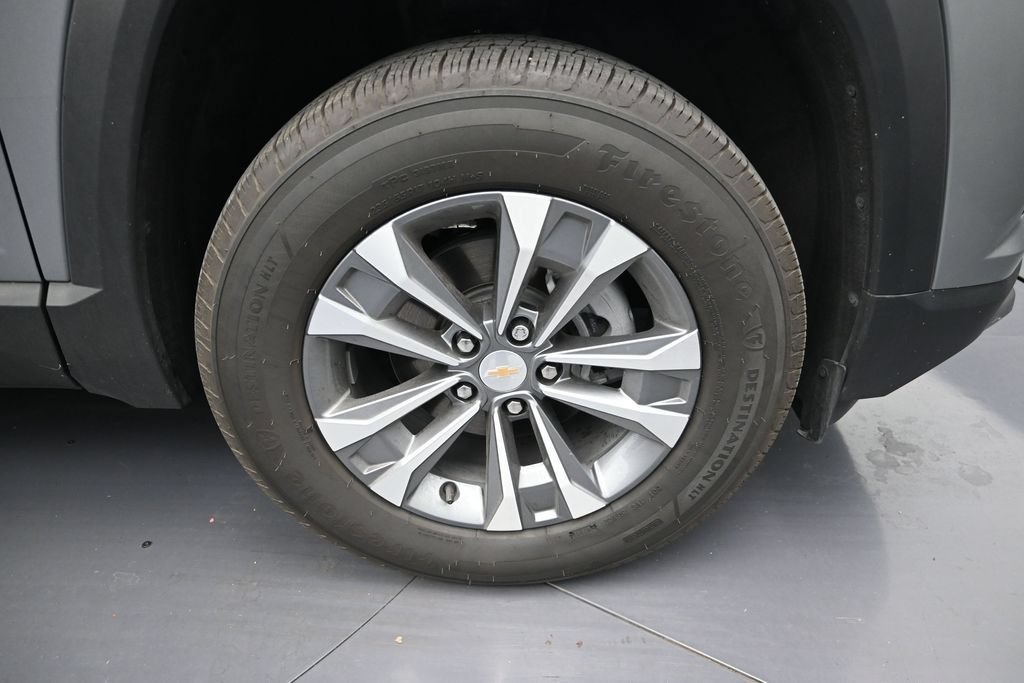 Used 2026 Chevrolet Equinox LT FWD image 9