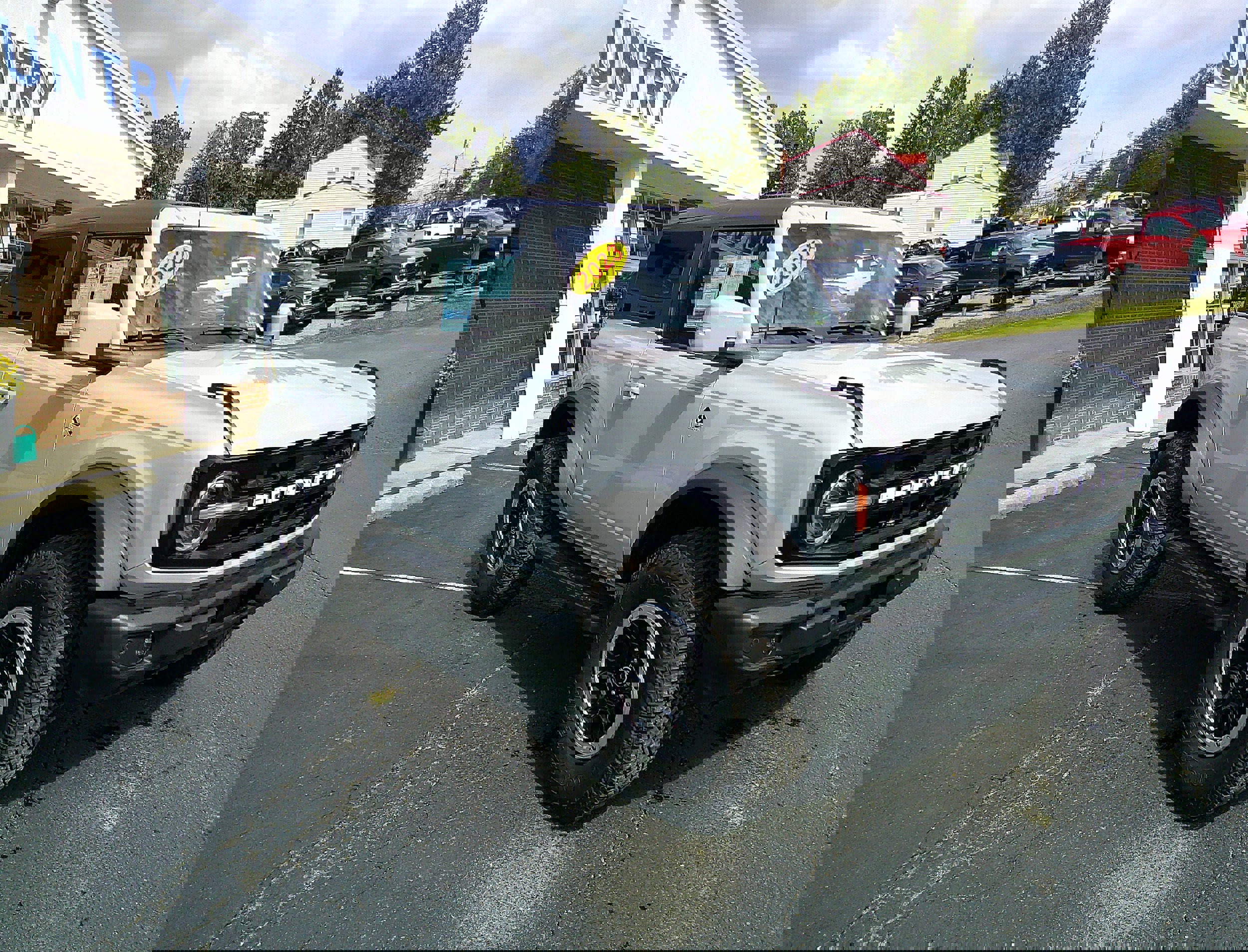 Used 2023 Ford Bronco Outer Banks w/ Sasquatch Package image 5