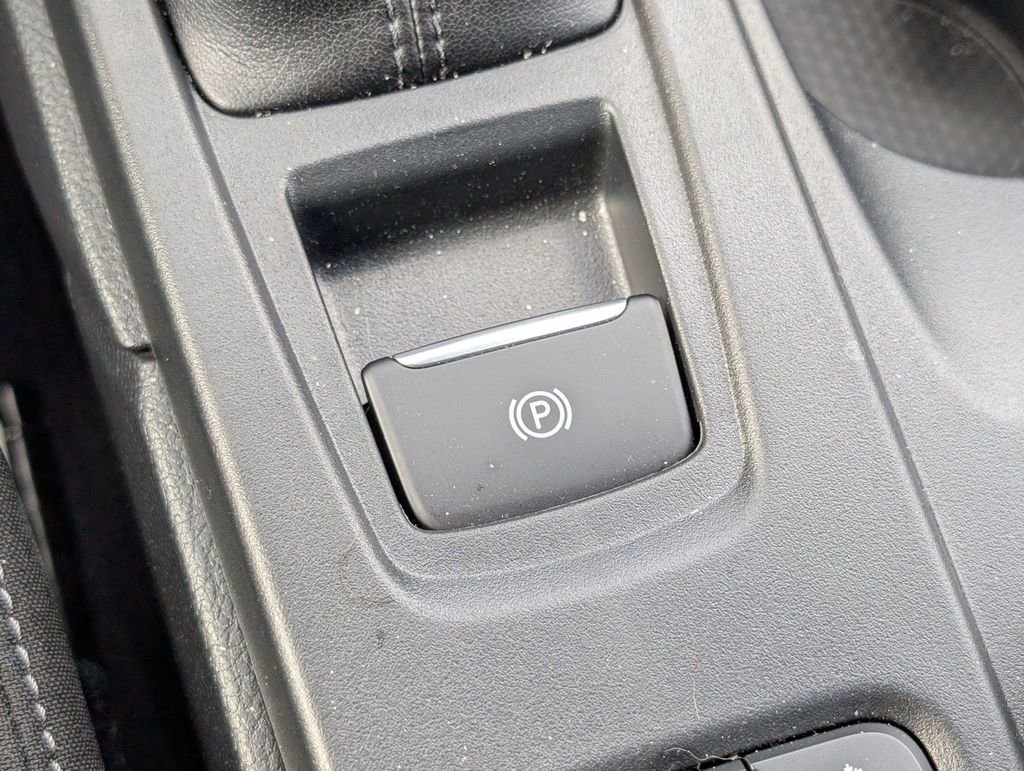 New 2025 Ford Ranger XLT w/ Equipment Group 301A High image 32