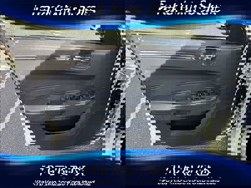 Used 2010 Chrysler 300 Touring image 11