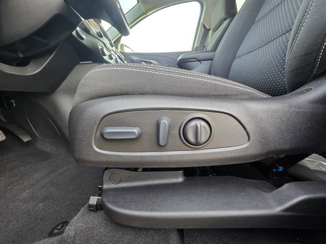 Used 2023 GMC Terrain SLE w/ Driver Convenience Package FWD image 23