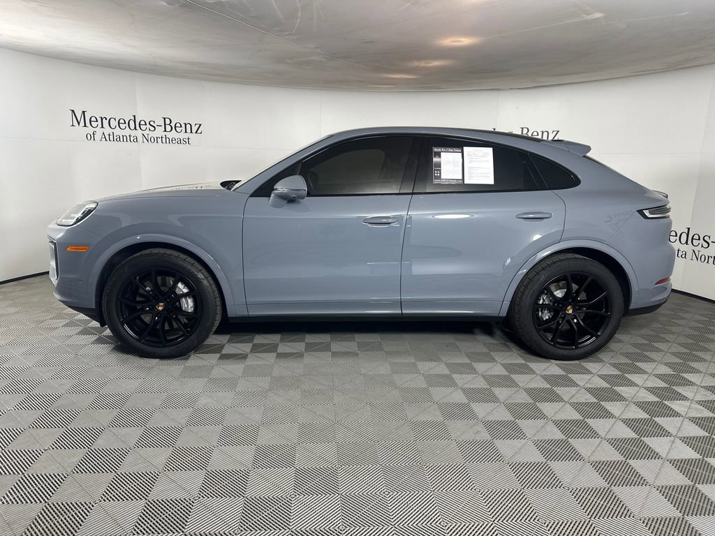 Used 2025 Porsche Cayenne Coupe image 4