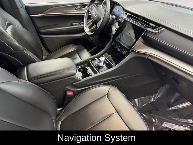 Used 2025 Jeep Grand Cherokee L Limited image 4