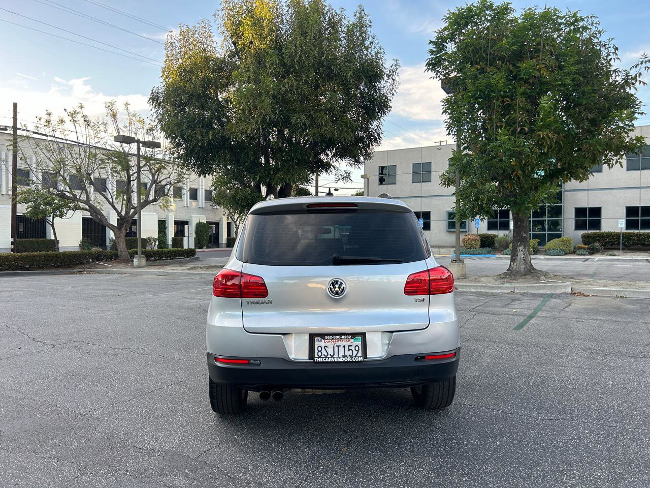 Used 2017 Volkswagen Tiguan Limited w/ Premium Package image 4