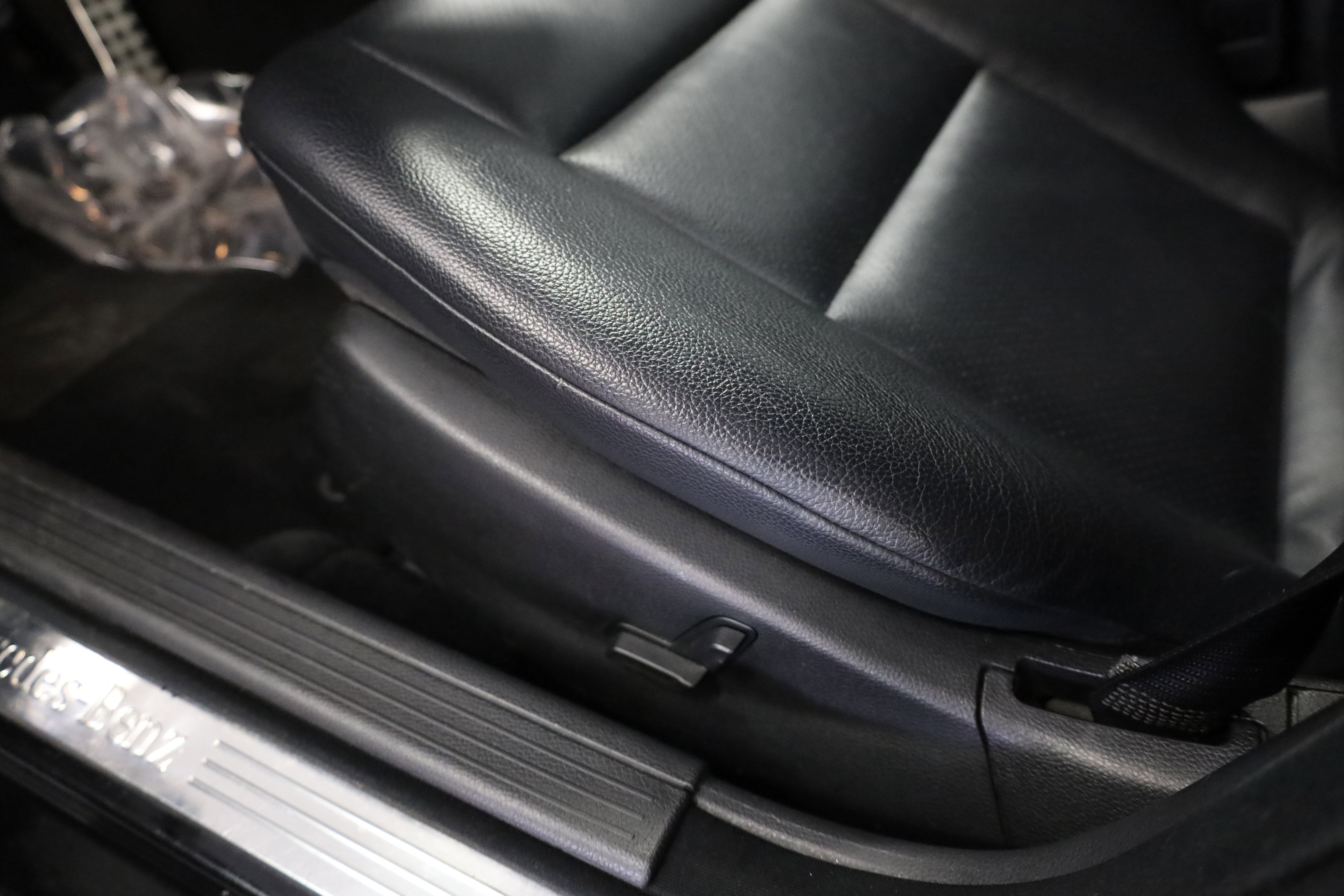 Used 2011 Mercedes-Benz C 300 4MATIC Sedan image 15