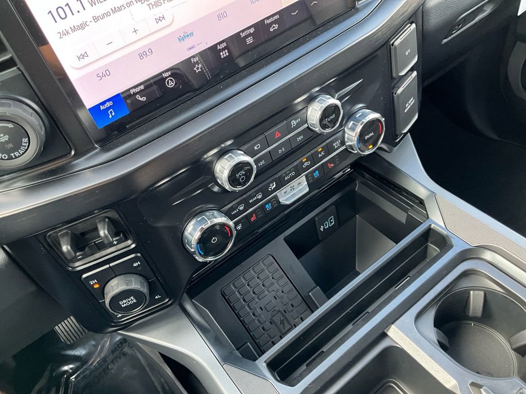 New 2026 Ford F250 Lariat w/ Black Appearance Package image 18