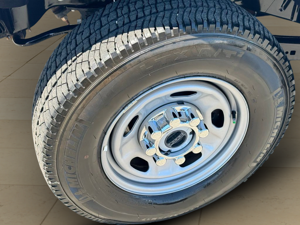 Used 2025 Ford F250 XL w/ FX4 Off-Road Package AWD/4WD image 9