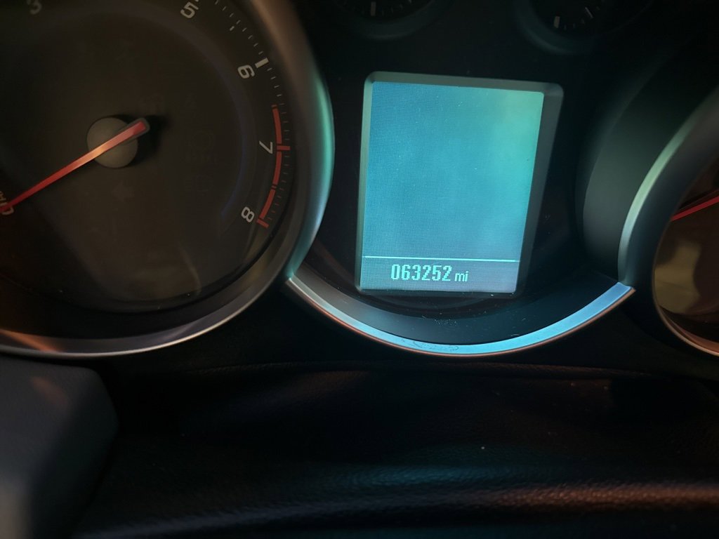 Used 2013 Chevrolet Cruze LS image 9