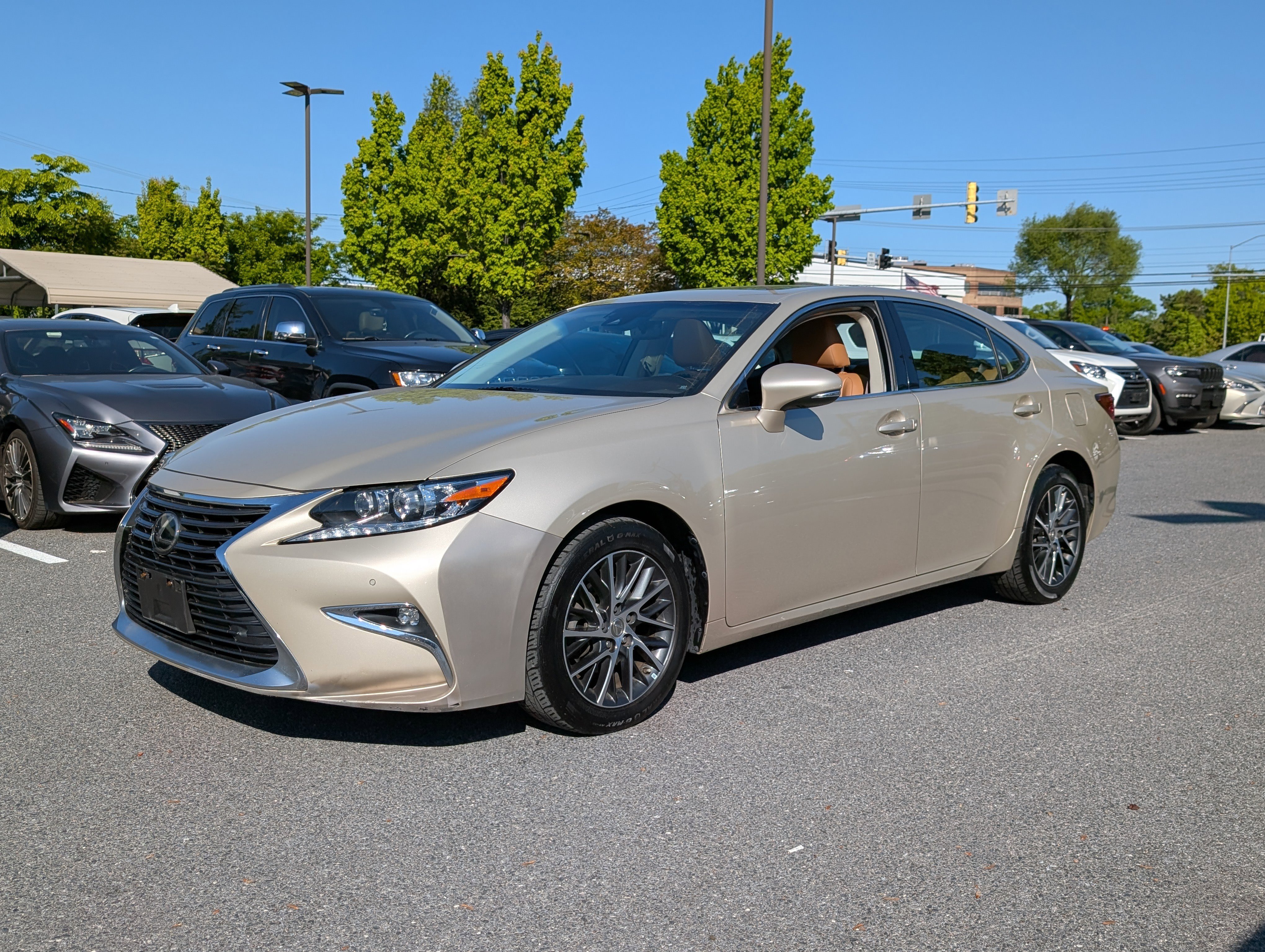 Used 2016 Lexus ES 350 w/ Luxury Package w/Wood Trim FWD image 7