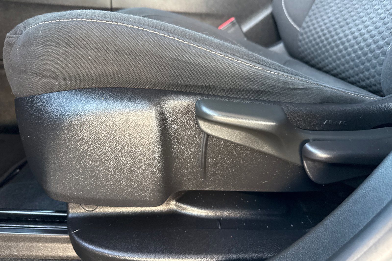 Used 2019 GMC Acadia SLE image 14