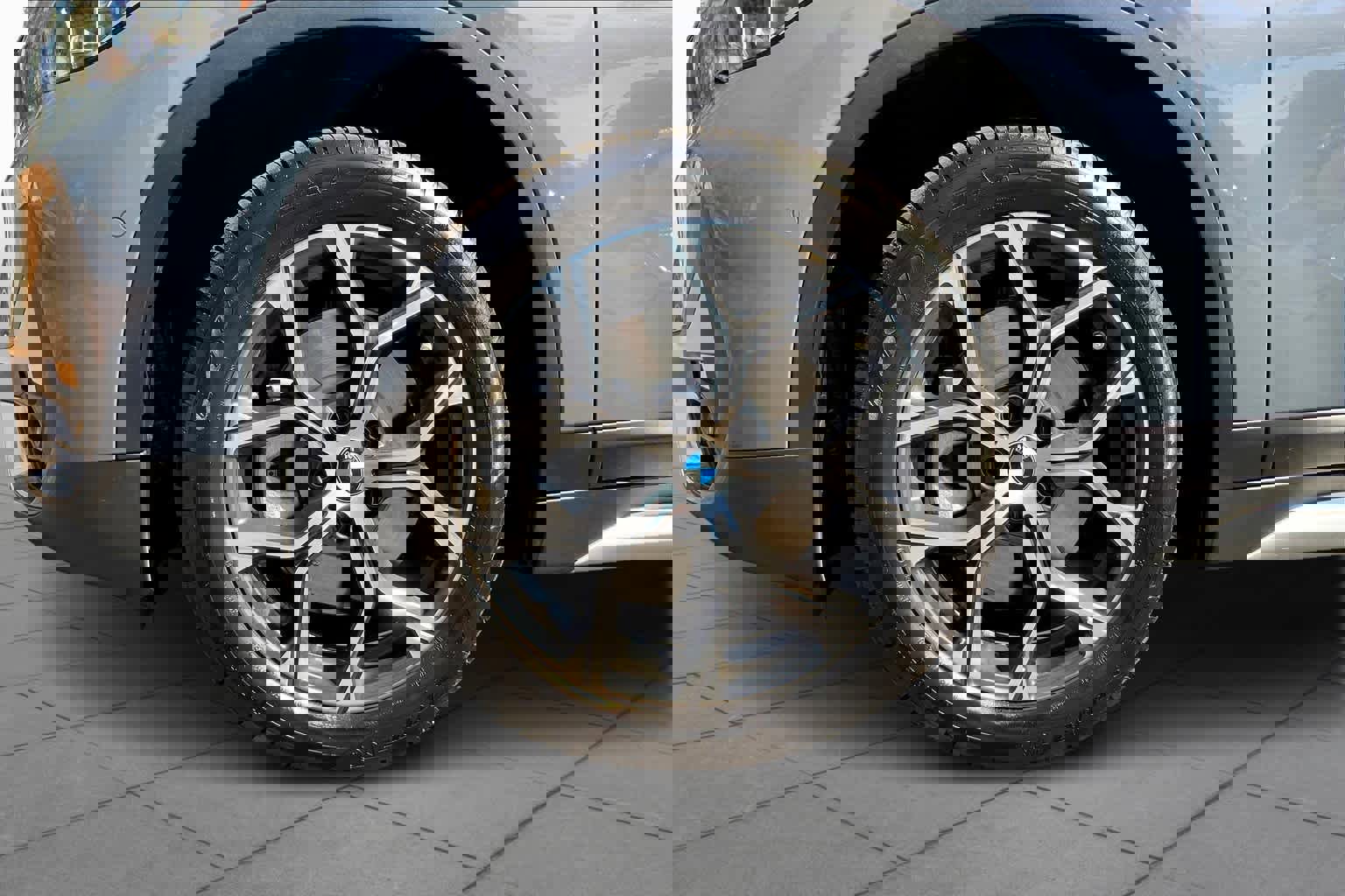 Used 2020 BMW X1 xDrive28i w/ Premium Package image 10