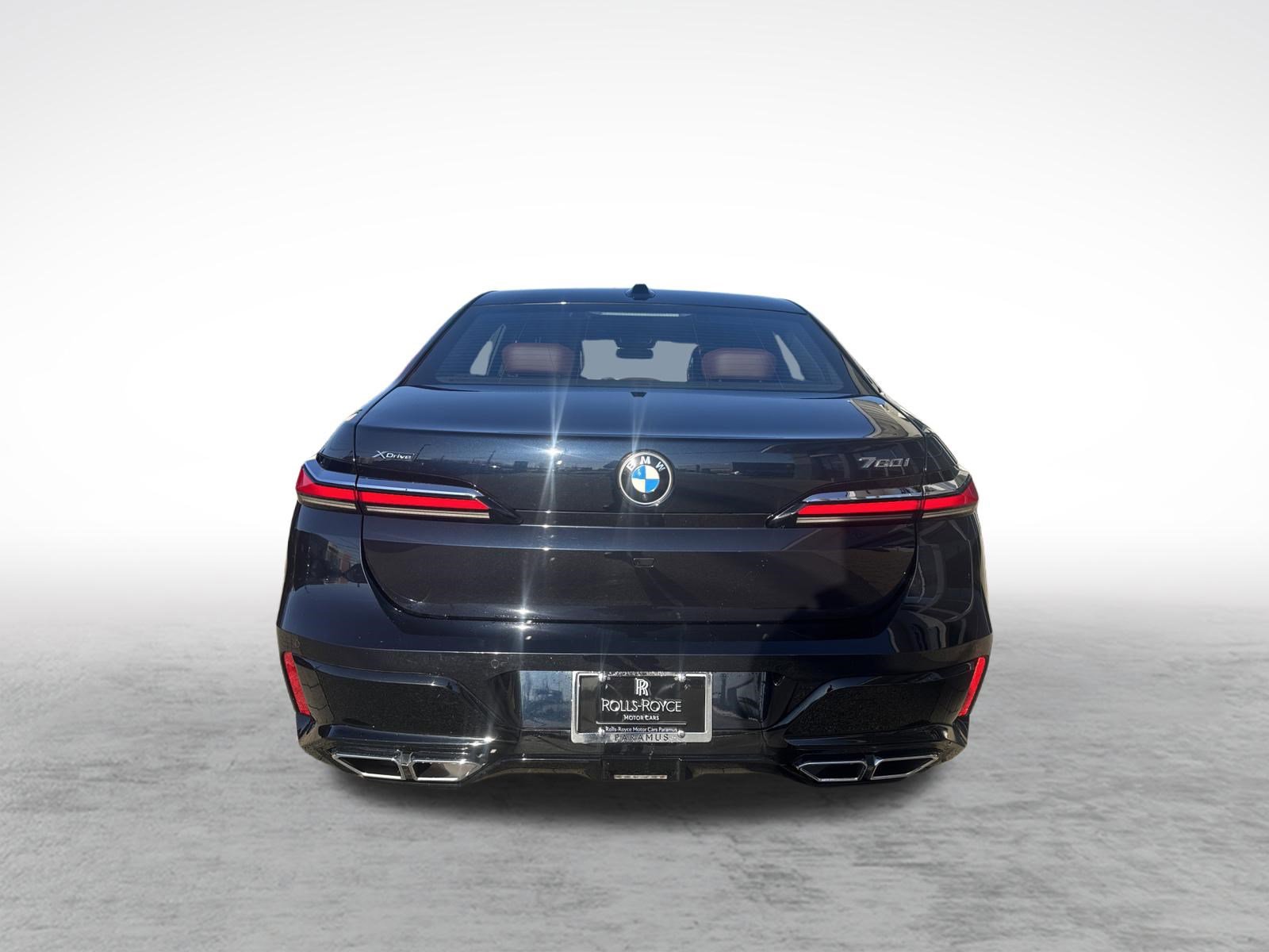 Used 2023 BMW 760i xDrive image 9