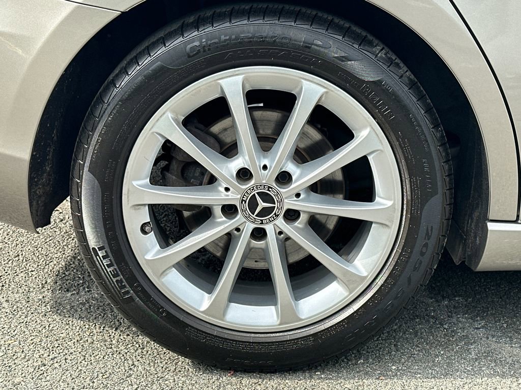 Used 2020 Mercedes-Benz A 220 w/ Premium Package image 7