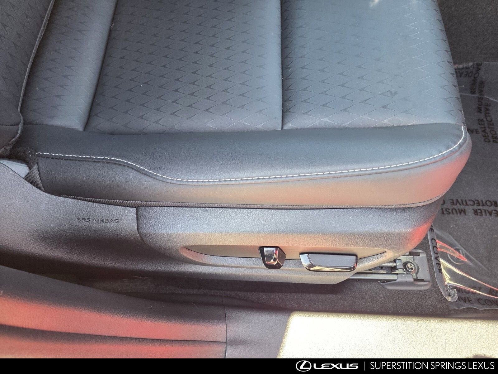 Certified 2020 Lexus UX 200 w/ Accessory Package FWD image 32