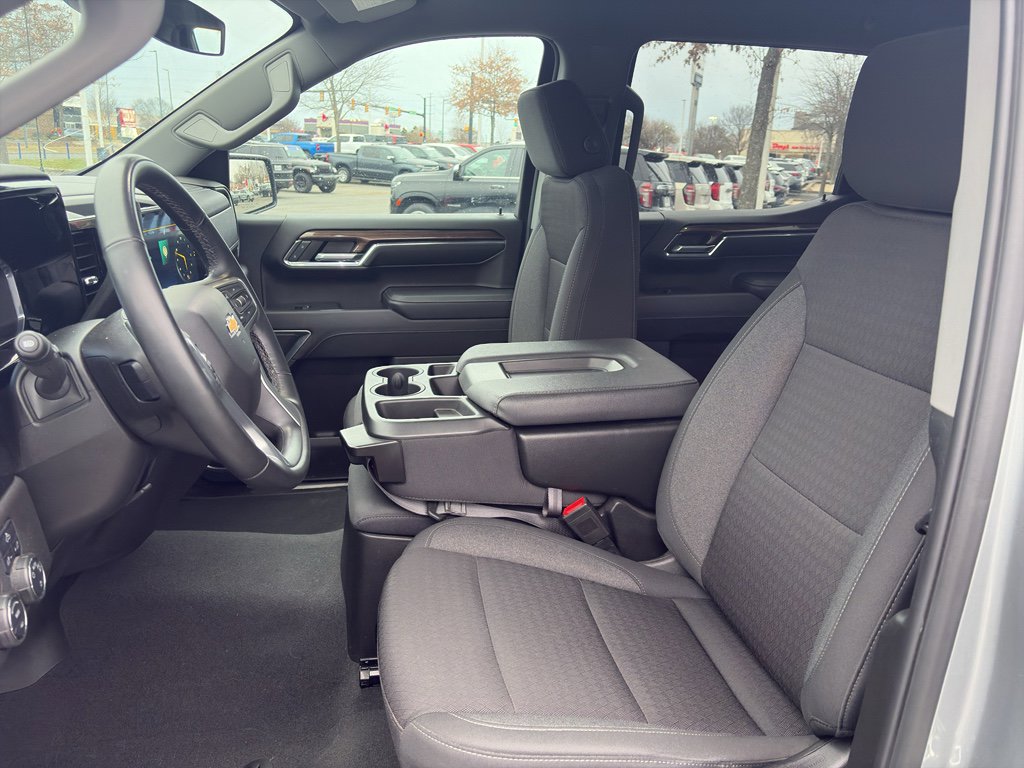 Used 2024 Chevrolet Silverado 1500 LT image 9