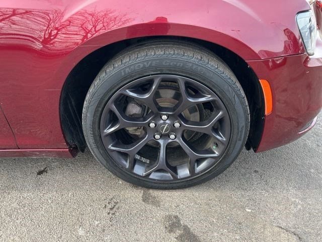 Used 2019 Chrysler 300 Touring w/ Sport Appearance Package image 42