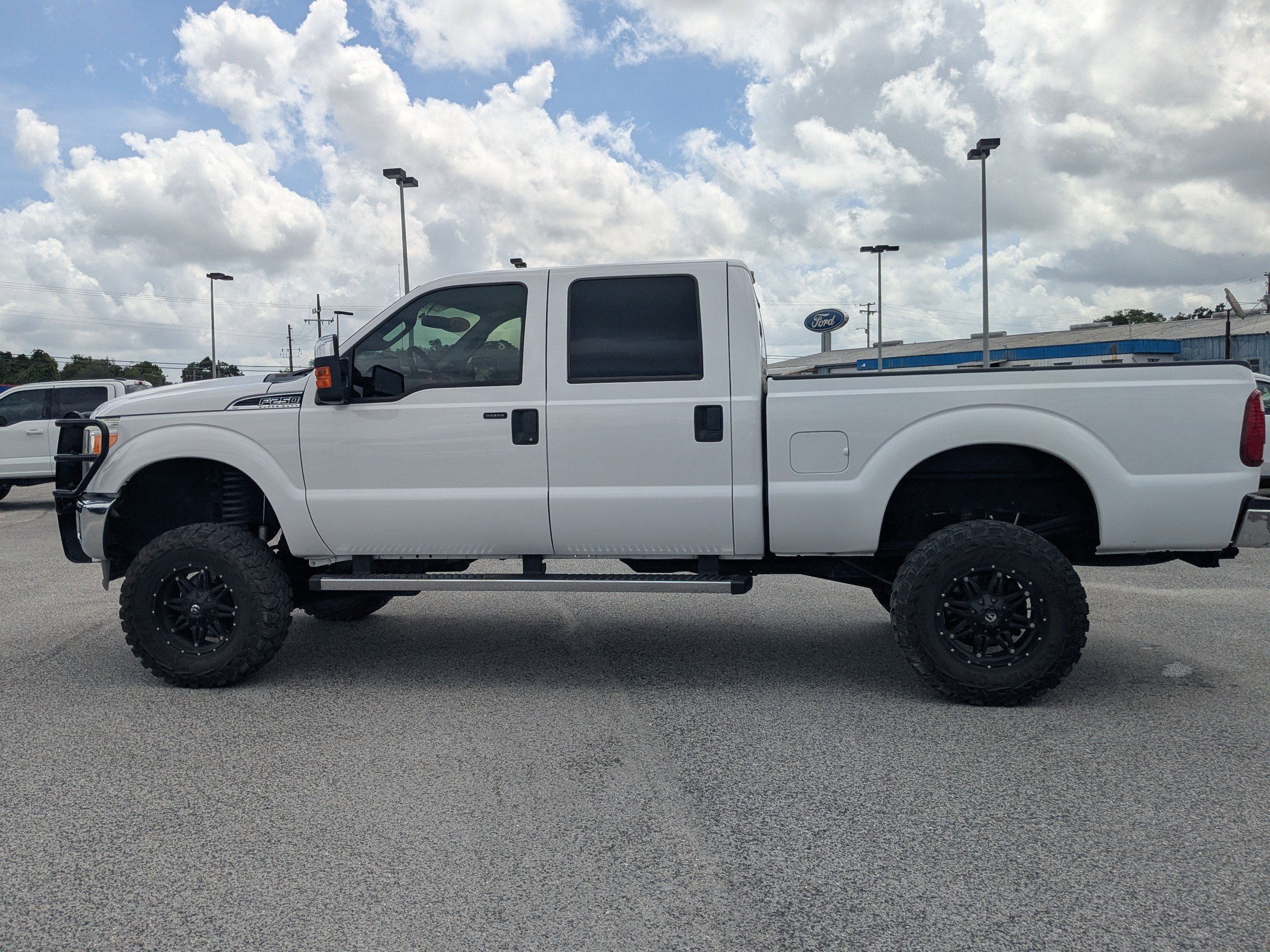 Used 2016 Ford F250 XLT w/ XLT Premium Package AWD/4WD image 7