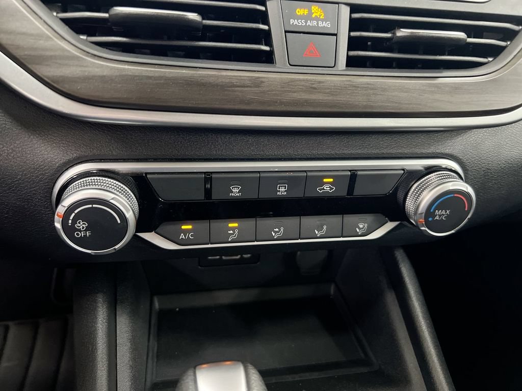 Used 2025 Nissan Altima 2.5 SV FWD image 16