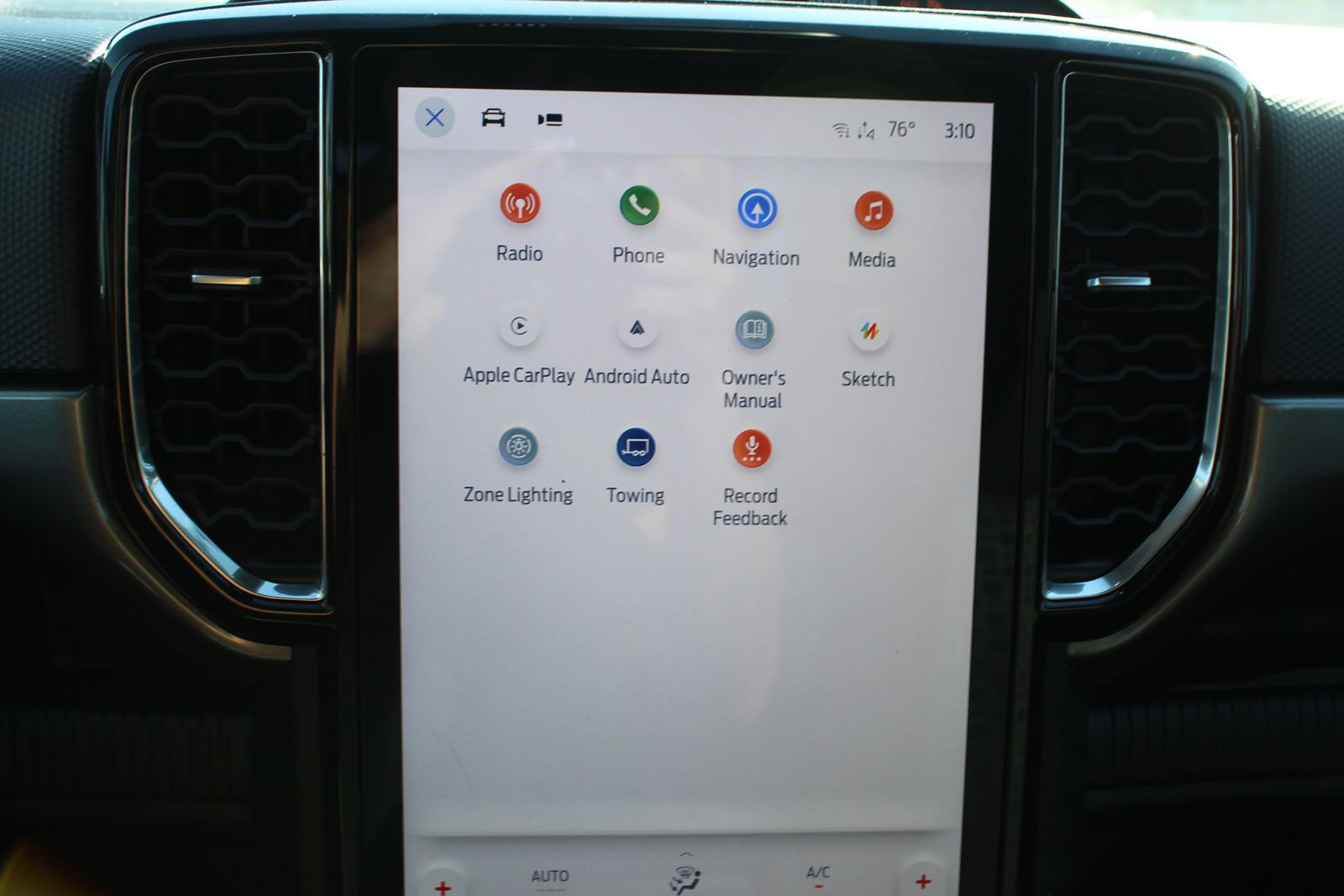 New 2025 Ford Ranger XLT w/ Equipment Group 301A High image 27