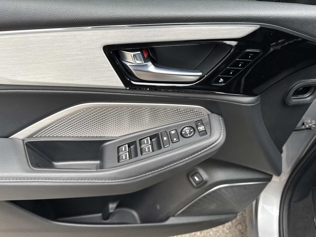 Used 2024 Acura MDX SH-AWD image 19