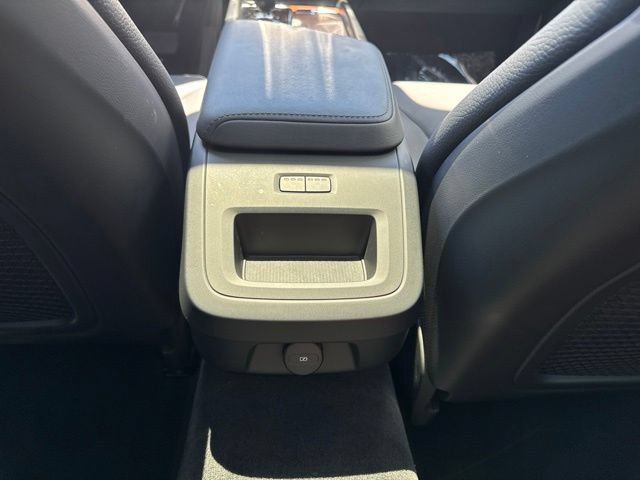 Certified 2025 Volvo V60 B5 Cross Country Plus AWD/4WD image 17